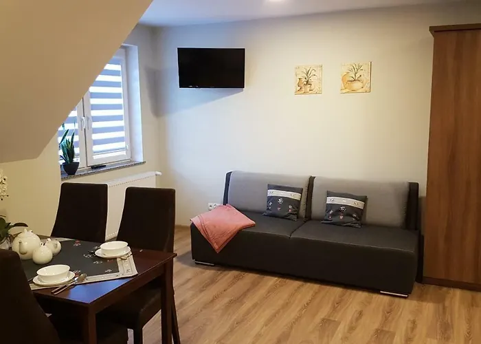 U Podnóża Zamku * Szczytna