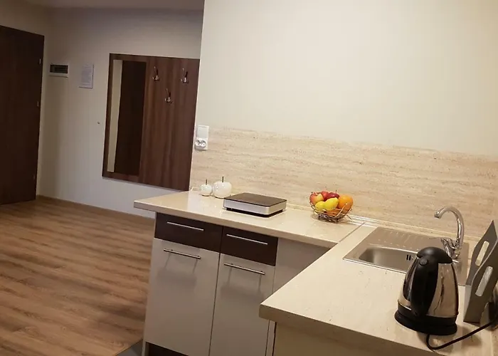 U Podnóża Zamku Szczytna